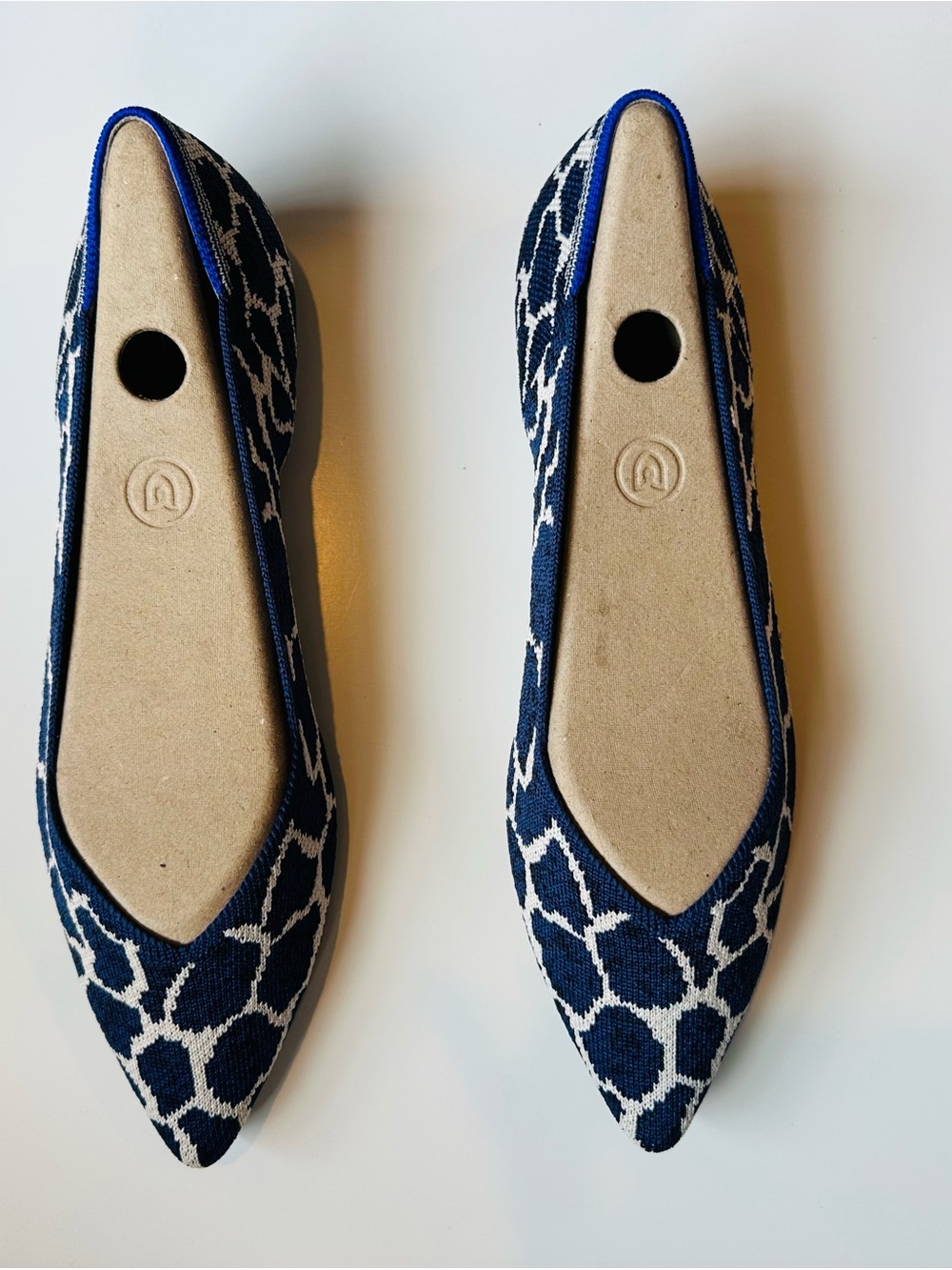 Rothy's Indigo Giraffe Retired Limited Edition Navy and White Pointed Knit Flats - Picture 3 of 6